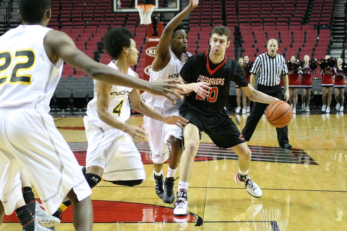 Trevor Jasinsky draws the attention of the defenders.