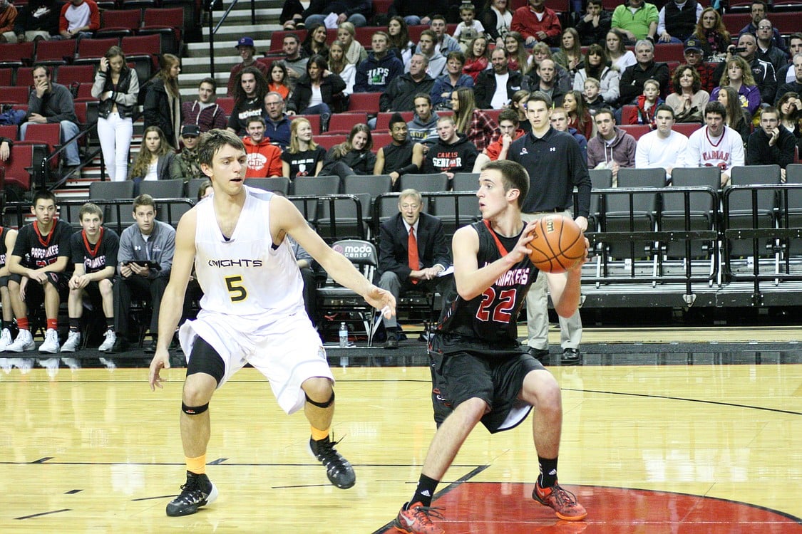 Jordan Lenard pivots on the paint.