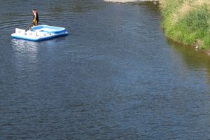 As temperatures exceeded 90 degrees on Monday, people of all ages flocked to local waterways, including the Washougal River. Local officials recommend wearing life jackets and not mixing swimming with alcohol. "It's a really bad combination," said Doug Young, who works with the SWORD dive team.