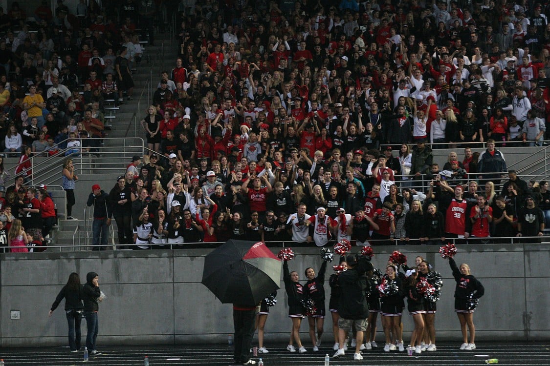 "Pump, pump, pump it up! P-U-M-P, pump it up! Keep, keep, keep it up! Keep that Maker spirit up!"