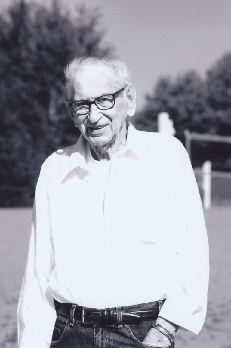 Lauren L Rainey, of Hillsboro, Oregon, died peacefully July 22, 2016.