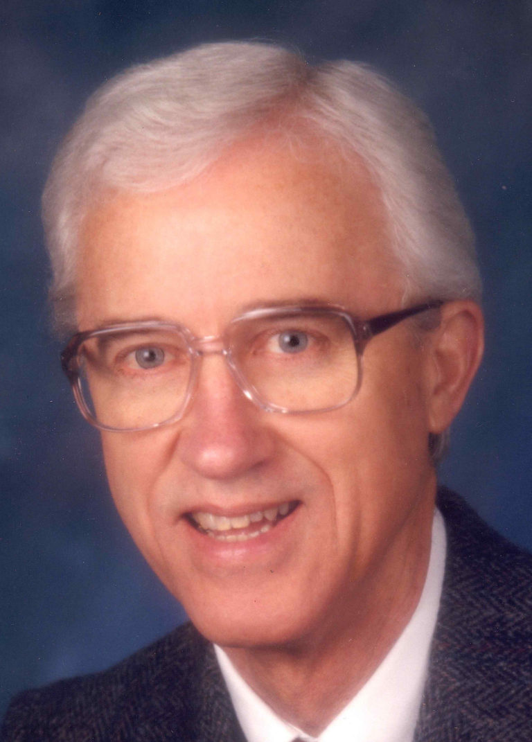 John Oliver Reynolds, longtime pastor at St. John’s Presbyterian Church in Camas, died July 12, 2016, surrounded by family.