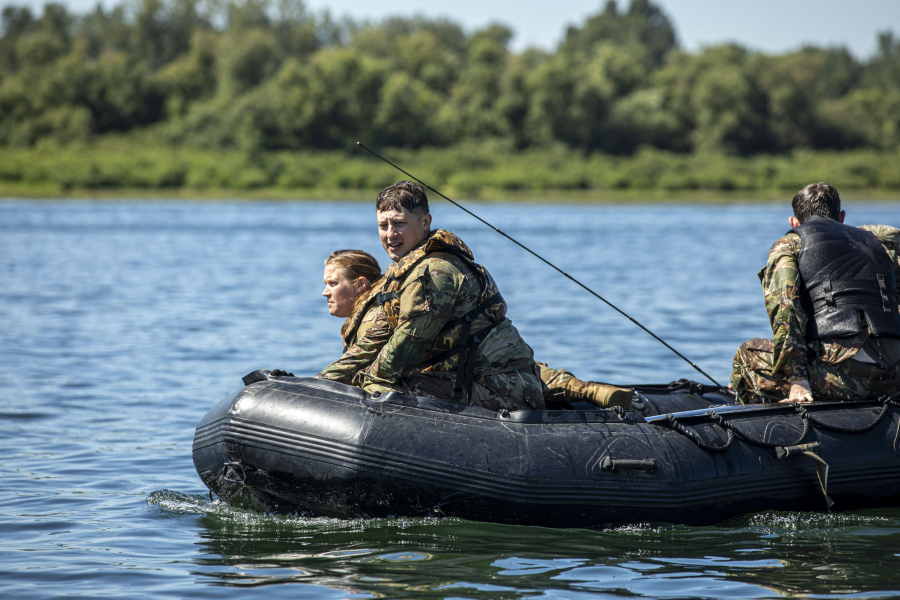 Contributed by Sgt. 1st Class Nicolas A. Cloward
Members of the Washington Army National Guard, Oregon National Guard and U.S. Army Reserve participated in helocast training on the Columbia River in Troutdale, Ore., on Aug. 8.