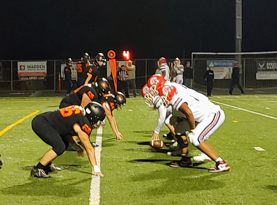 Battle Ground's defense lines up against Camas as the Papermakers go for it on fourth-and-goal with about 7 minutes to play in the game Frdiay, Oct. 17, 2025, at Battle Ground District Stadium. The Tigers held Camas out of the endzone to keep the score 15-7. (Jeff Klein/The Columbian)