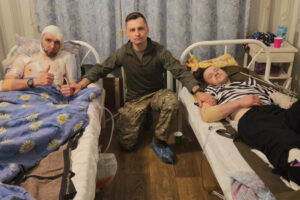 Vancouver&rsquo;s Mikhail Pavenko, center, visits wounded Ukrainian soldiers at a secret medical &ldquo;stabilization point&rdquo; in the Donbas region of eastern Ukraine. (Contributed by Mikhail Pavenko)