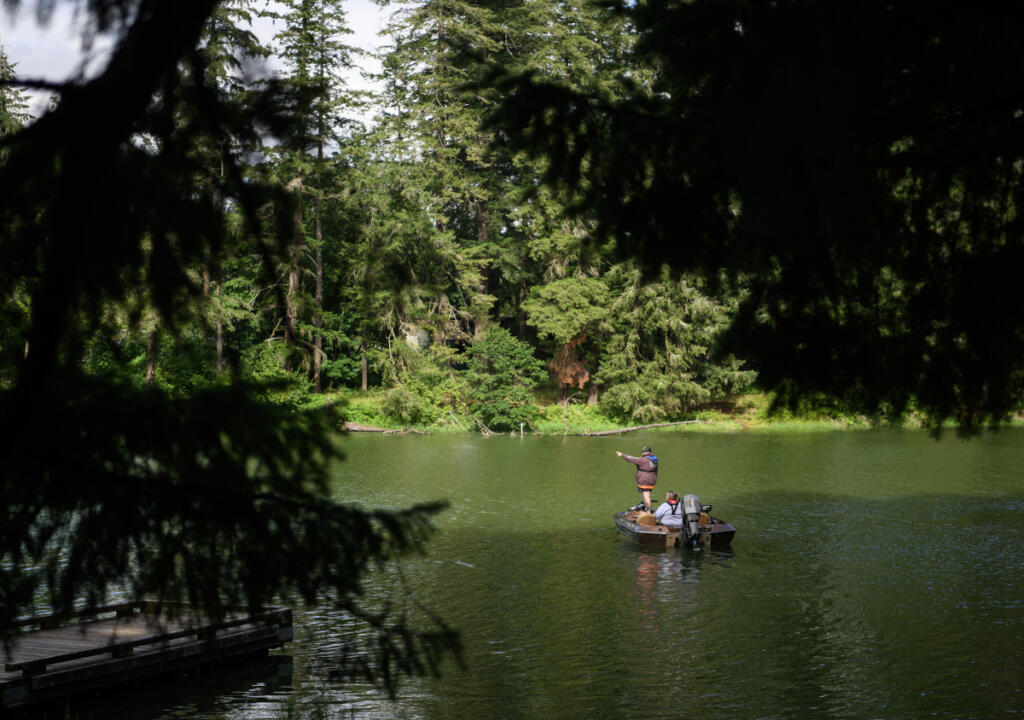 Boaters enjoy the sunshine June 30 at Lacamas Lake in Camas. (Taylor Balkom/The Columbian)