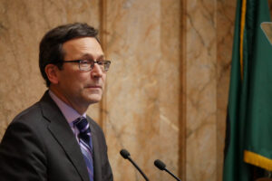 Gov. Bob Ferguson Promotes cellphone ban in public schools